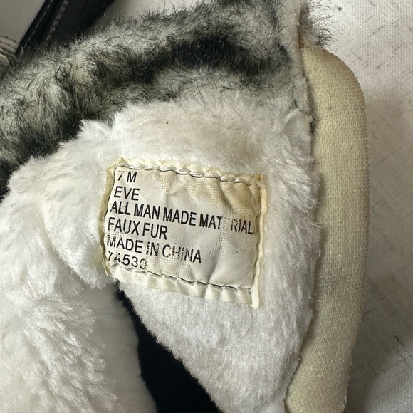 Eve Women's Quilted Black and White Winter Boots - Picture 6 of 9